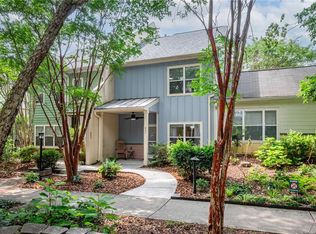 802 Dancing Fox Rd, Decatur, GA 30032