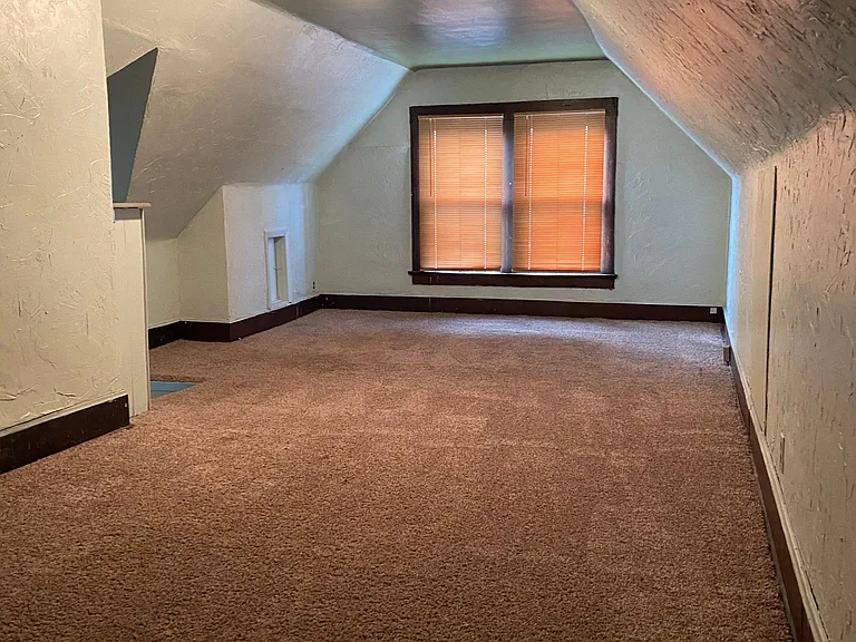 103 S Portland Ave — Photo 23