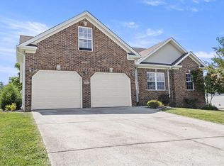 102 Blowing Tree Dr, Georgetown, KY 40324