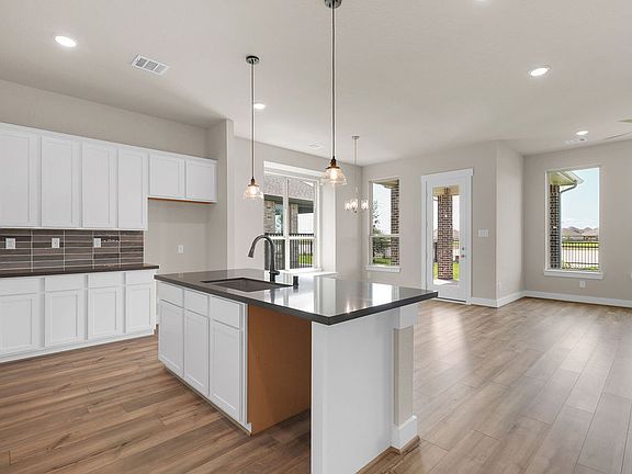 2236 Sonder Shore