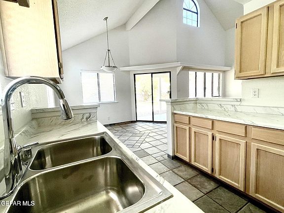 4th image of 1300 Desert Jewel Dr