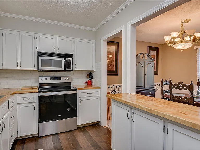 314 Laurens St SW #B — Photo 10