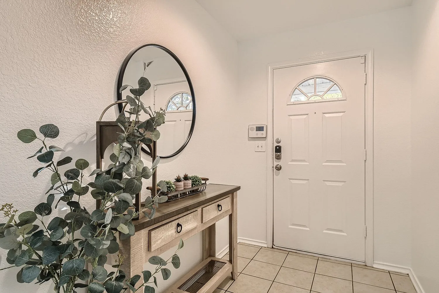3 bed, 1343 sqft, $2,250 — Photo 4