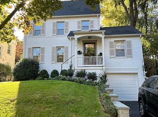 4216 Oakridge Ln, Chevy Chase, MD