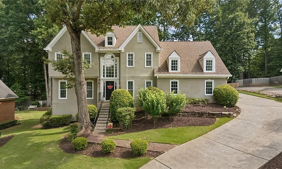 1st image of 801 Bedford Oaks Dr