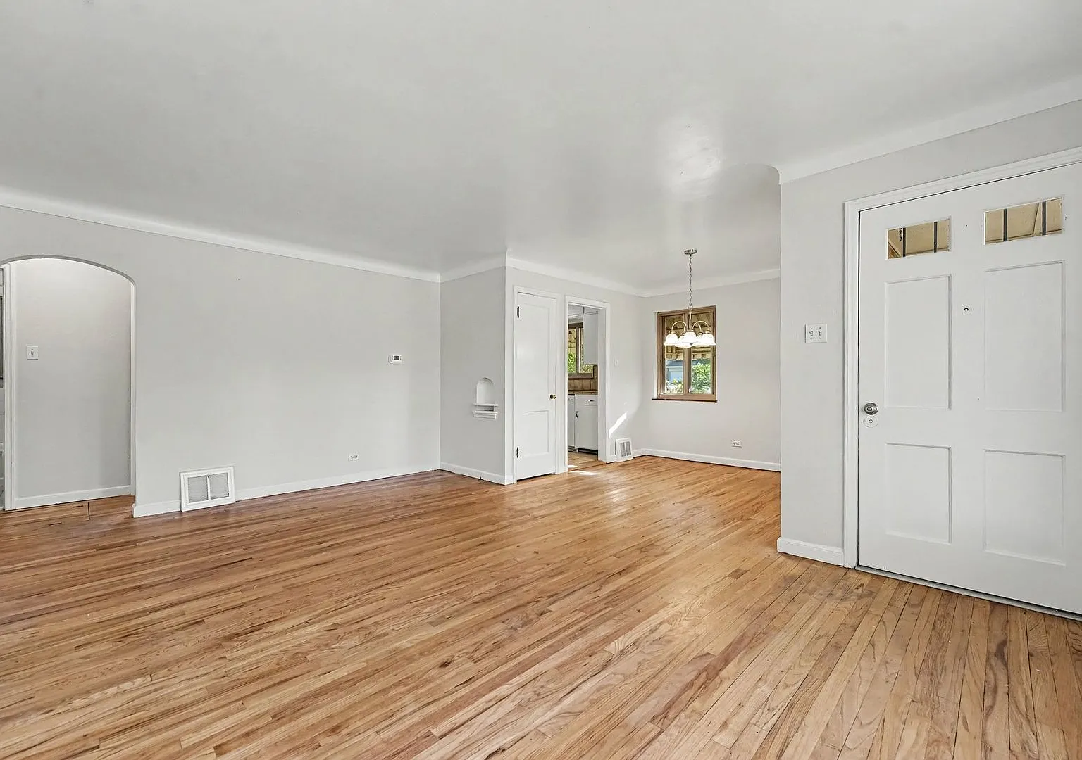 Charming 3-Bedroom Home with Large Fenced Yard & Detached Garage — Photo 3