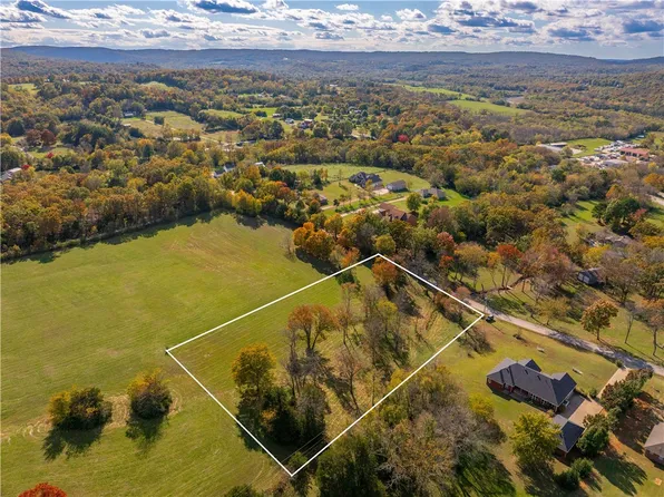 Stockburger Ave, West Fork, AR 72774