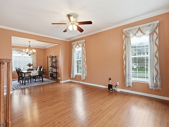 4th image of 74 Kelly Way