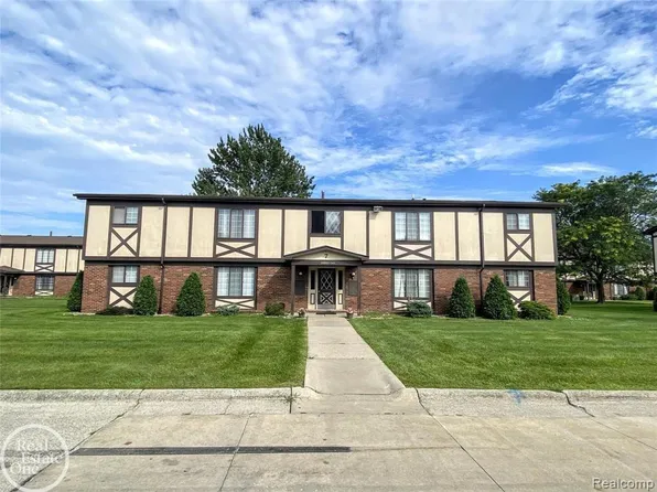 22859 Grove St #53, Saint Clair Shores, MI 48080