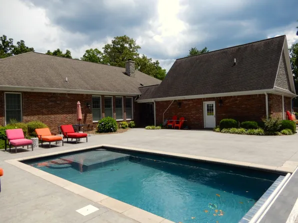 135 Allegheny Rd, Gilbertsville, KY 42044