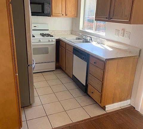 2nd image of 3925 N Mountain View Ave APT 1