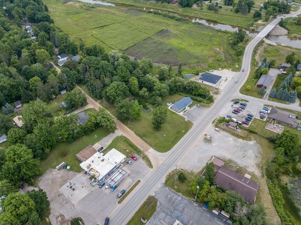 3983 S Pine Rd, Beaverton, MI 48612