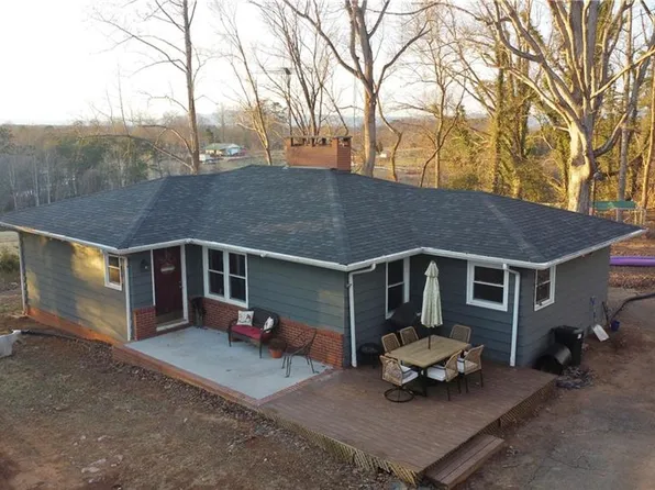 189 Walnut Ridge Ln, Mount Airy, NC 27030