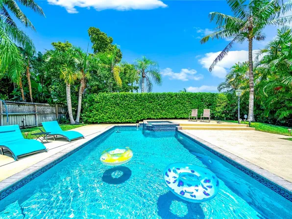 1241 S 13th Ave, Hollywood, FL 33019