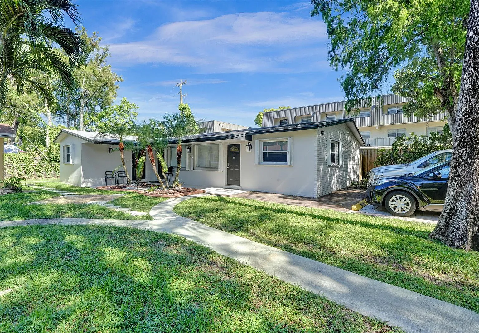 1 bed, 1.0 bath, 800 sqft, $1,600 — Photo 1