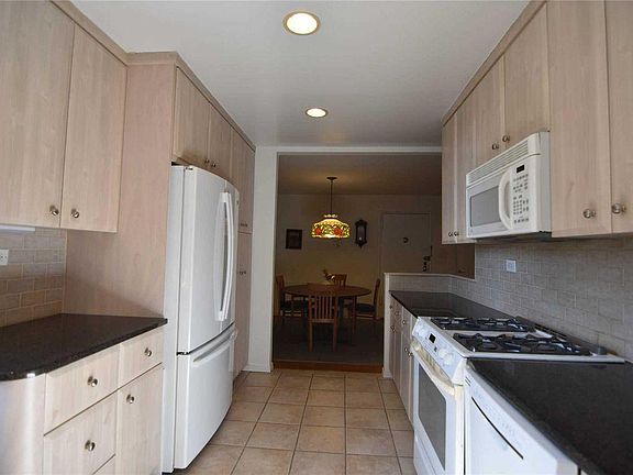 4th image of 210-05 Corp Kennedy St #6A