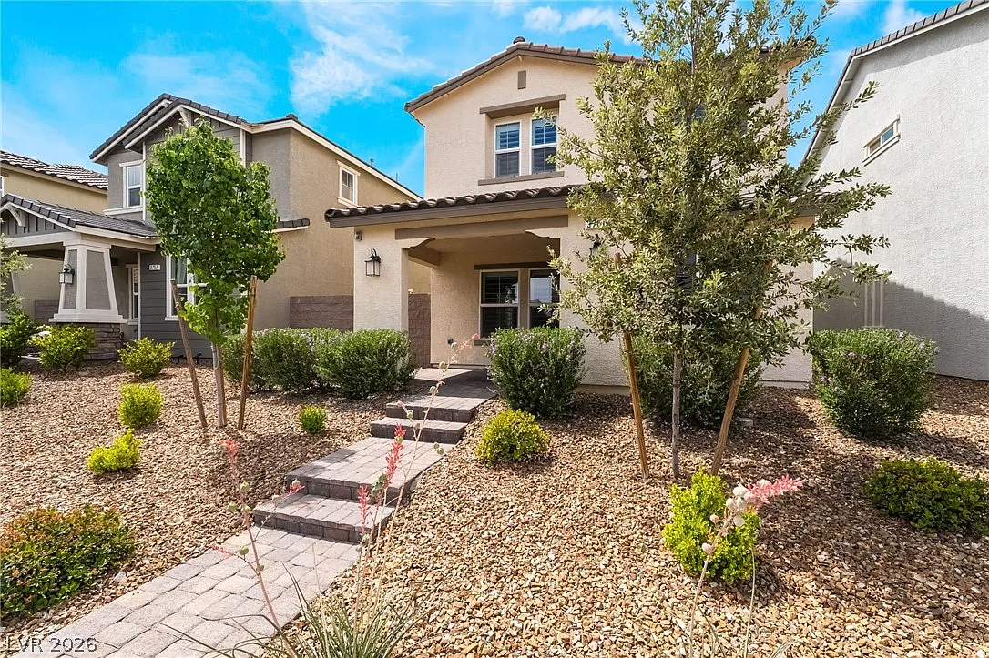 3 bed, 2.5 bath, 1674 sqft, $2,100 — Photo 2