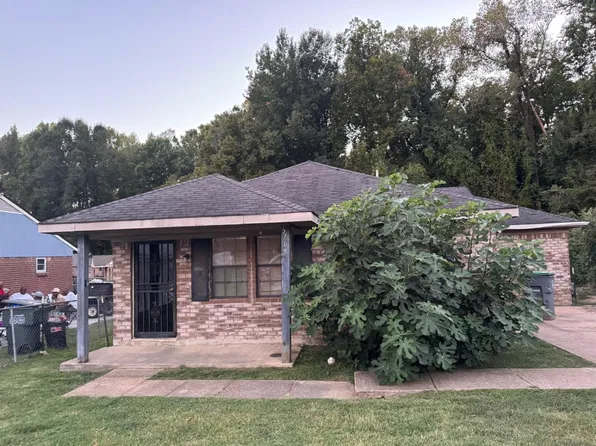 3769 Black Forest Dr, Memphis, TN 38128