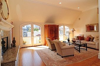 :: 1846 Greenwich Street