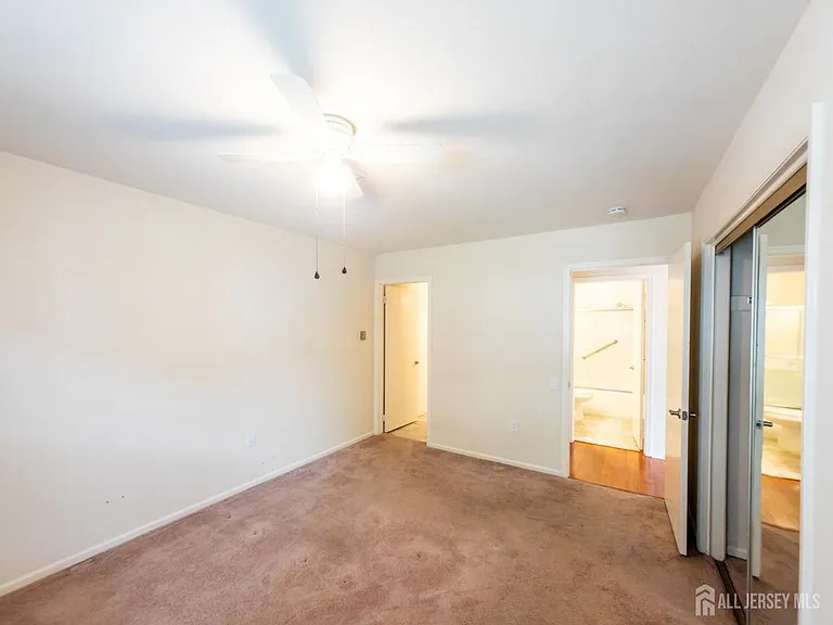 227 Manchester Ln — Photo 14