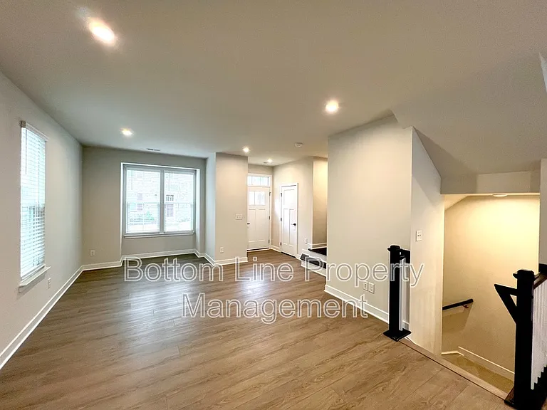 9416 Mallard Mills Dr — Photo 2