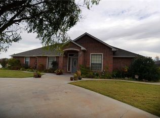 104 Foxridge, Elk City, OK 73644