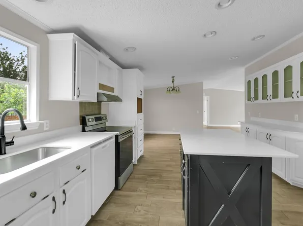 2631 Deer Trl, Granbury, TX 76048