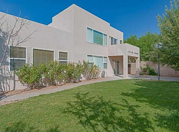 4th image of 10916 Farola Dr NW