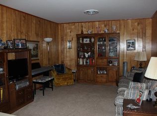 513 Jackson St, Edna, TX 77957