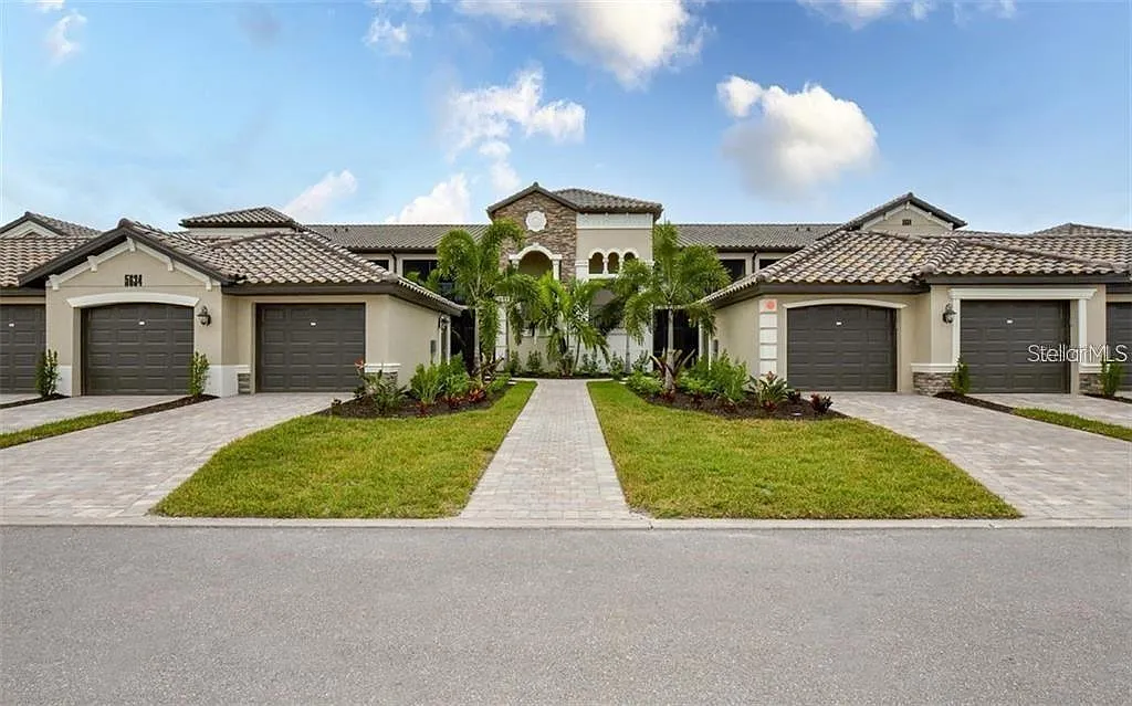 2 bed, 2.0 bath, 1336 sqft, $2,900 — Photo 1