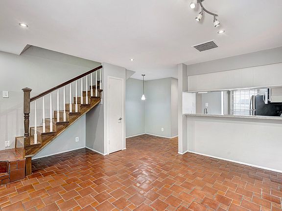 2nd image of 1205 Autrey St APT 15