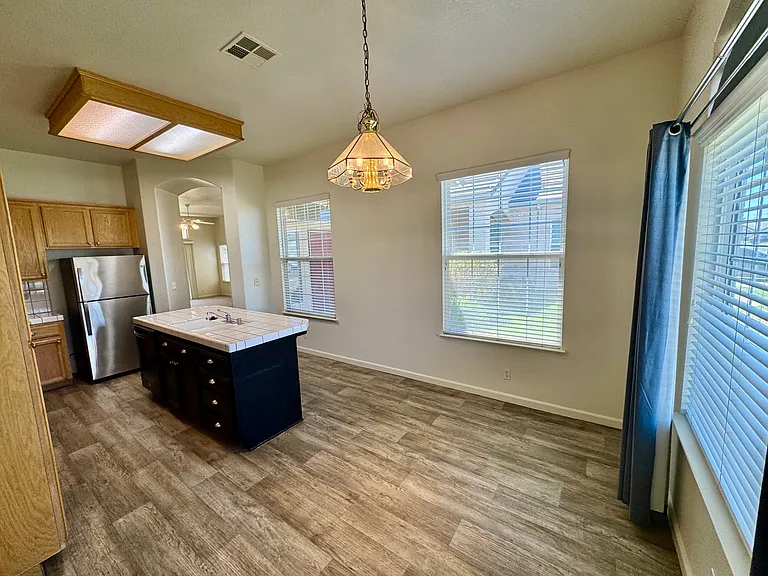 1398 Madelena Ln — Photo 10