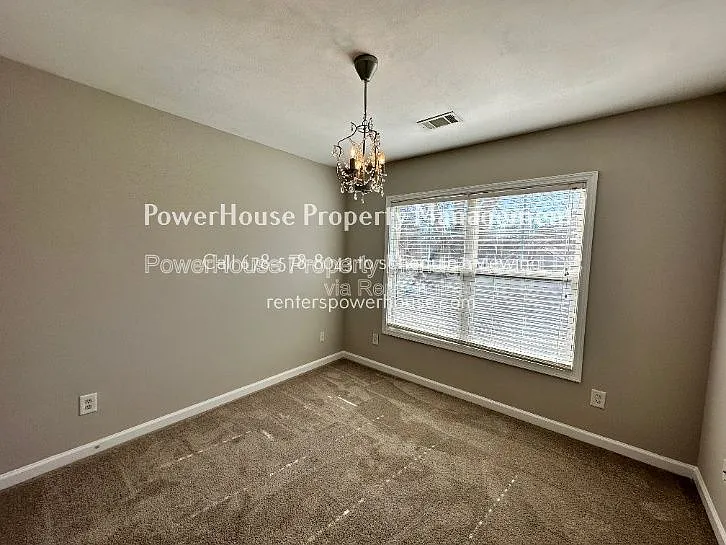 2403 Walnut Tree Ln — Photo 11