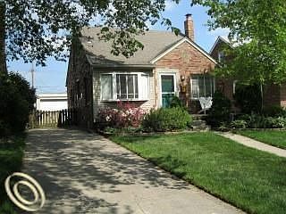 1st image of 2802 N Wilson Ave
