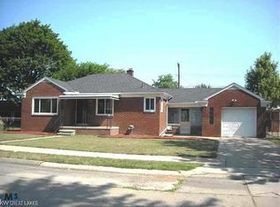 18231 Rosetta Ave, Eastpointe, MI 48021