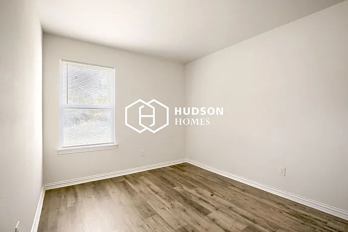 3420 Marshall St #B — Photo 10