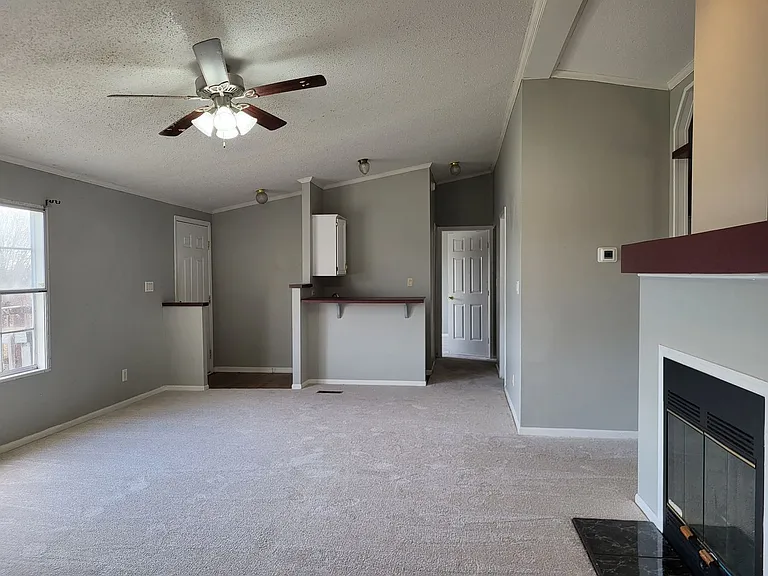 1050 Isenhour Ct — Photo 3
