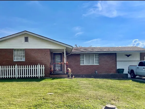 58 Sycamore Dr, Elizabeth, WV 26143
