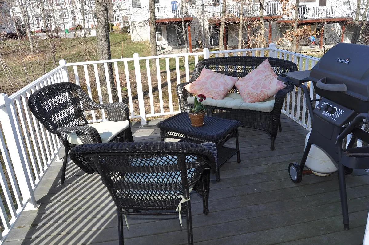 3 bed, 2.5 bath, 2720 sqft, $3,250 — Photo 3