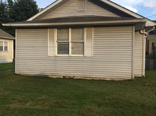 60 Riverside Dr, South Charleston, WV 25303