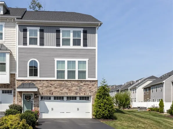 1219 Clear Springs Dr, Canonsburg, PA 15317