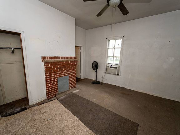 4th image of 607 Stevens Ave NE