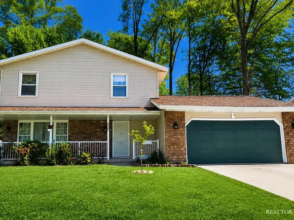 4810 Stauffer Ave SE, Kentwood, MI 49508