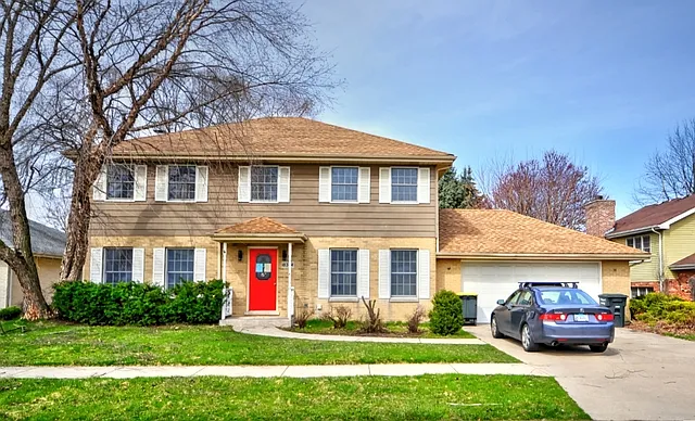 18344 Country Ln photo 1