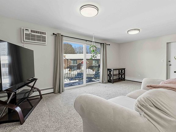 4th image of 141 Essex St APT D6