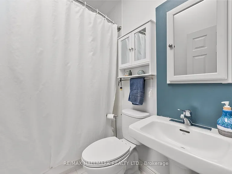 146 Roslin Ave — Photo 30
