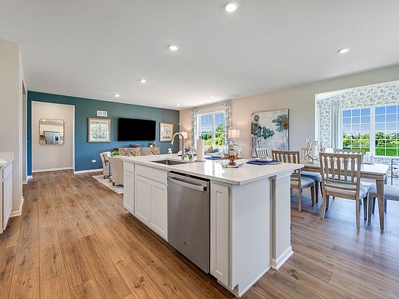 3rd image of 632 S Joliet St