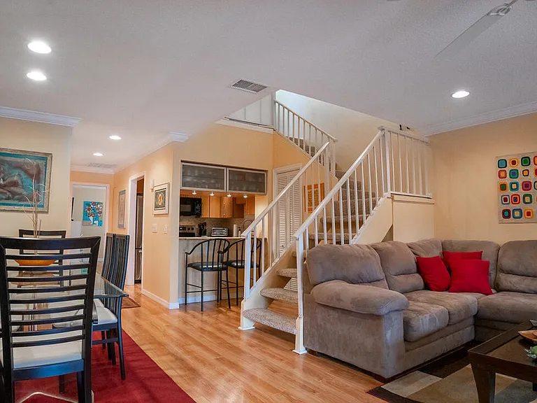 1903 NE Media Ave — Photo 2