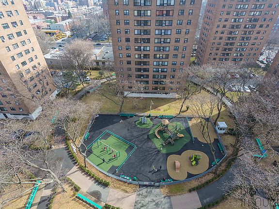 4th image of 3343 14th St APT 15B