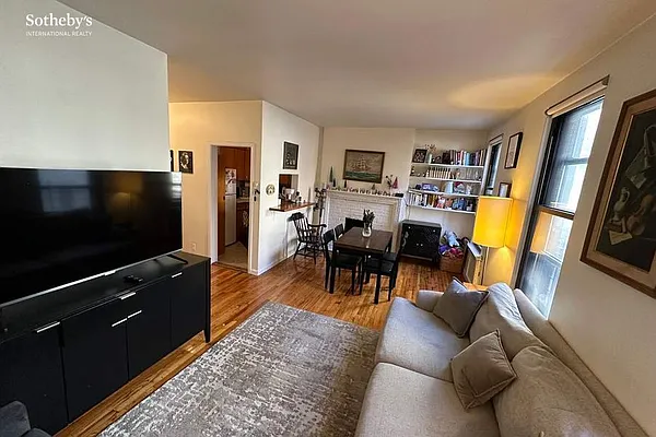 Rented by Sotheby's International Realty | media 15